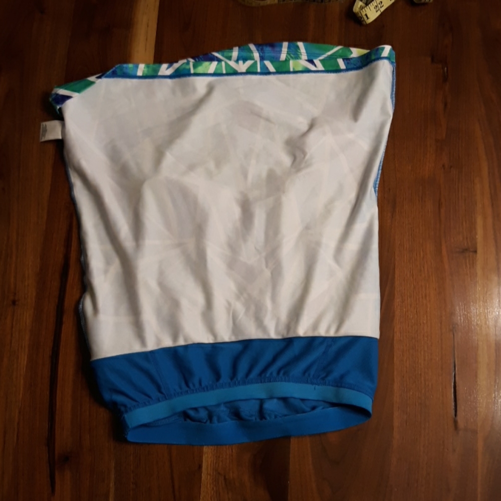 Geometric Pattern Workout Tank - Picture 6 of 8
